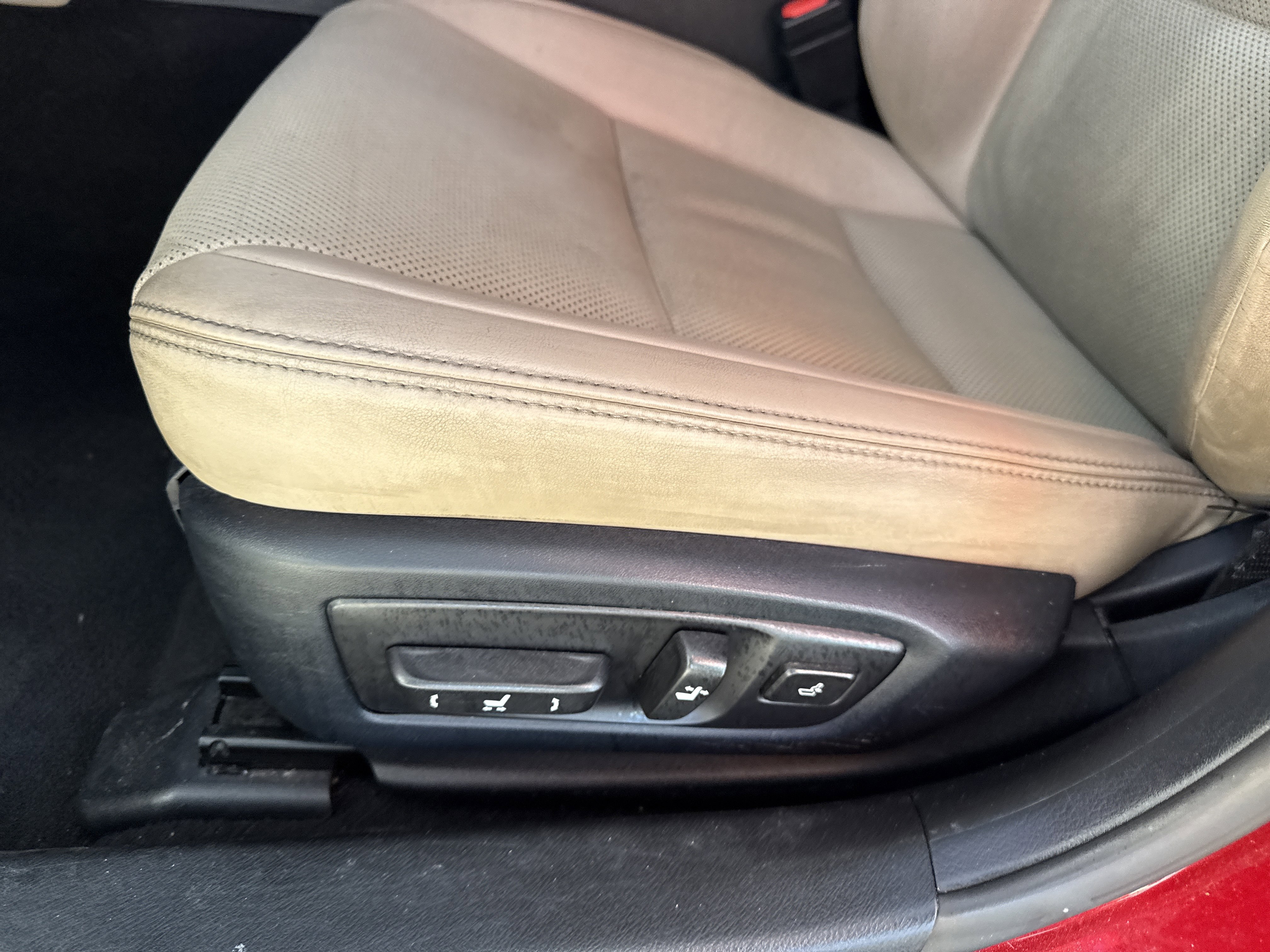 Used 2016 Lexus GS 200t image 35