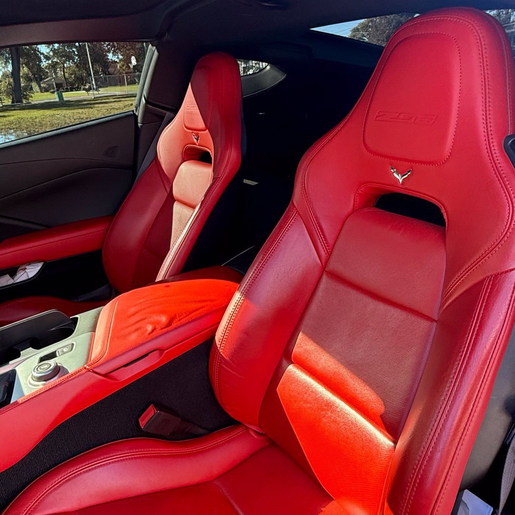 Used 2015 Chevrolet Corvette Z06 RWD image 16