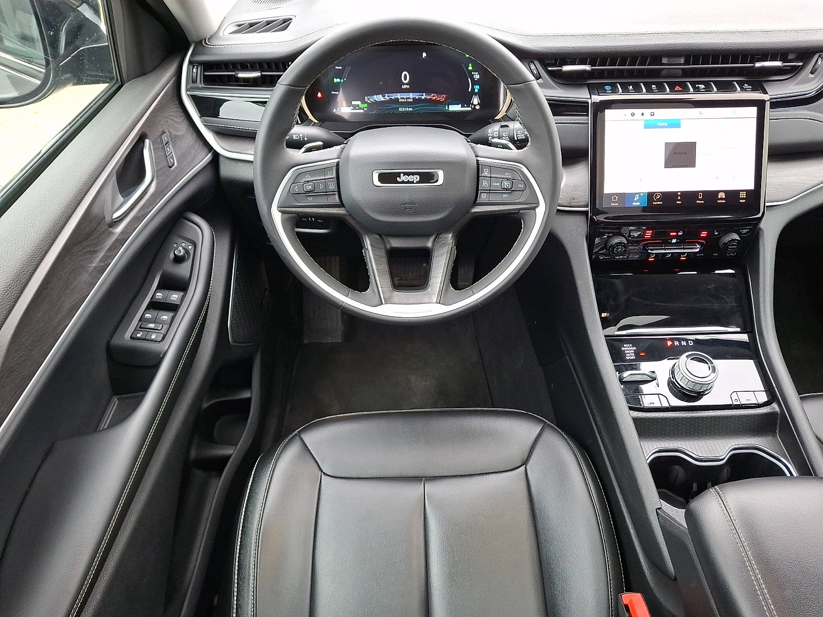 Used 2024 Jeep Grand Cherokee Limited 4xe image 10