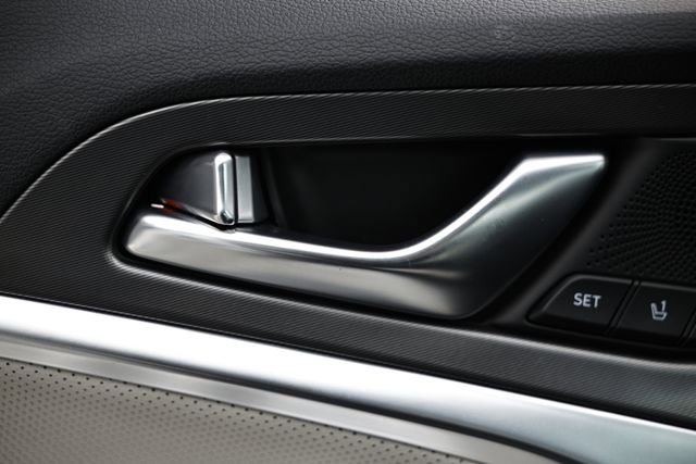 Used 2025 Genesis G70 3.3T Advanced image 15