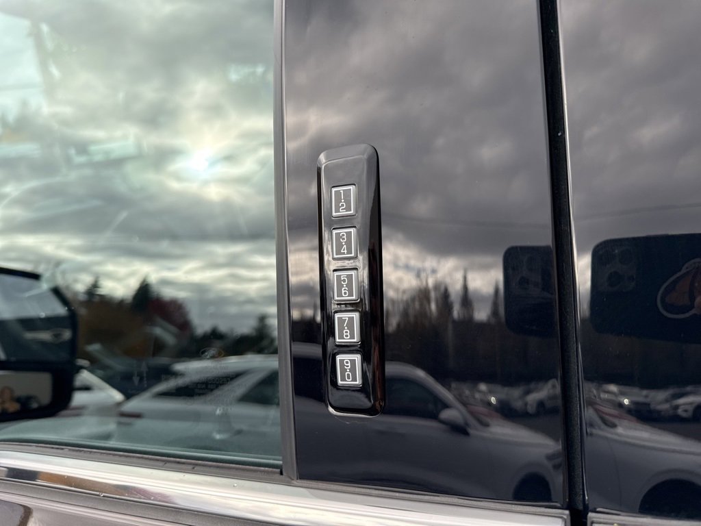 Used 2024 Ford F350 Lariat image 18