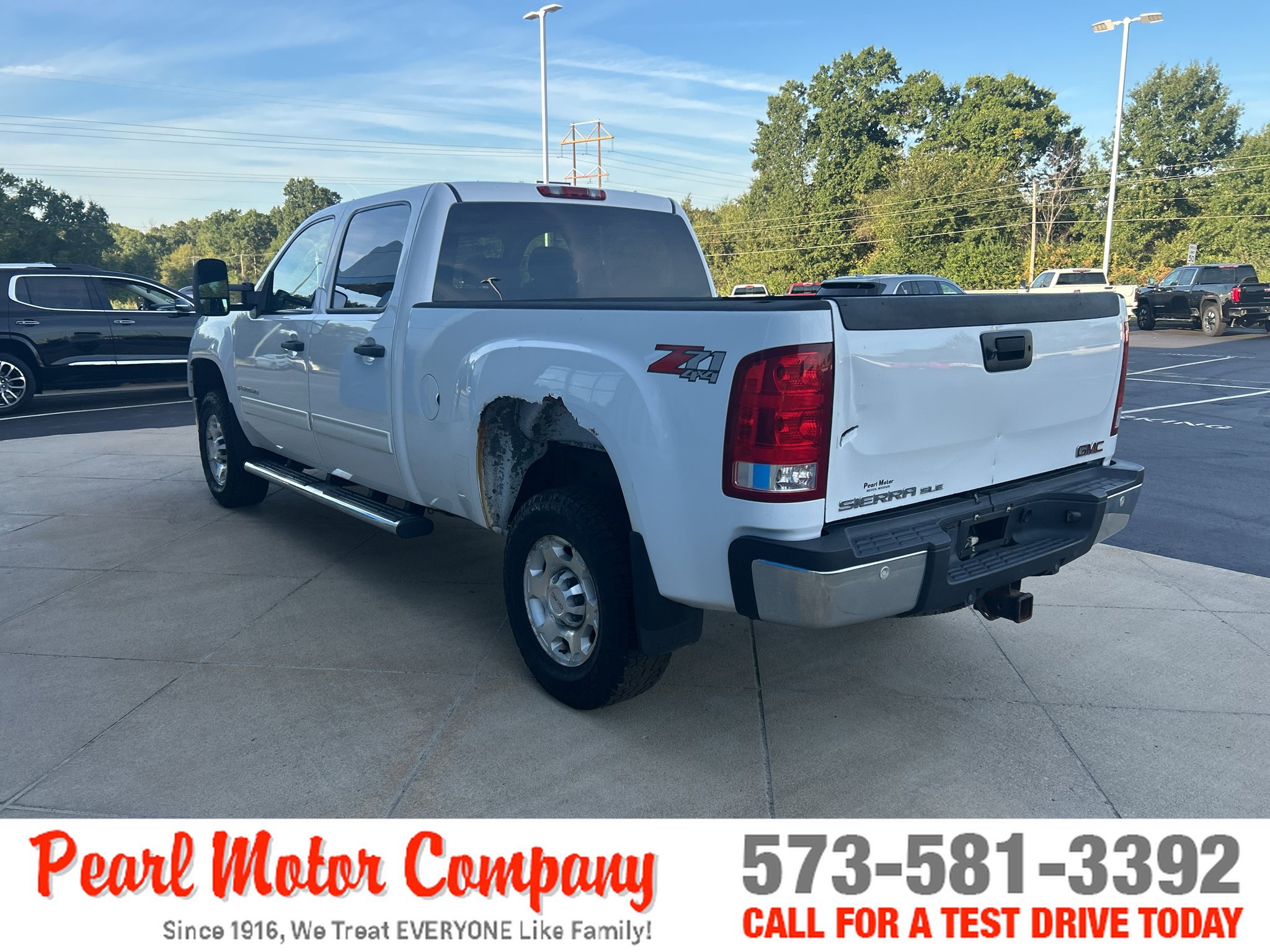 Used 2009 GMC Sierra 2500 SLE w/ Convenience Package AWD/4WD image 6