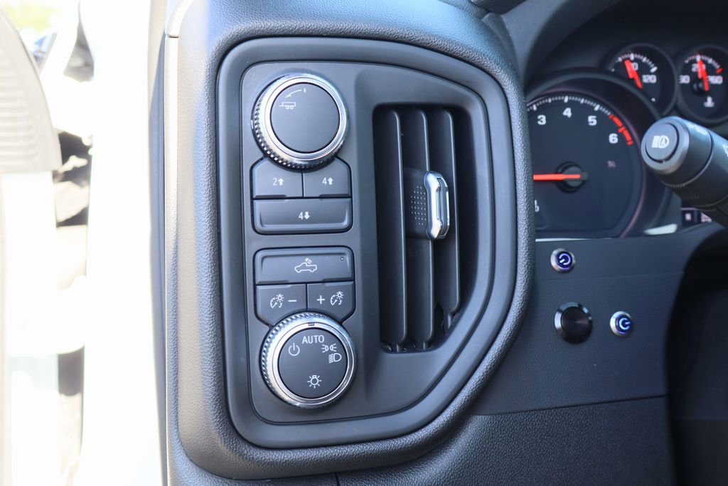 Used 2024 GMC Sierra 2500 Pro w/ Convenience Package image 12