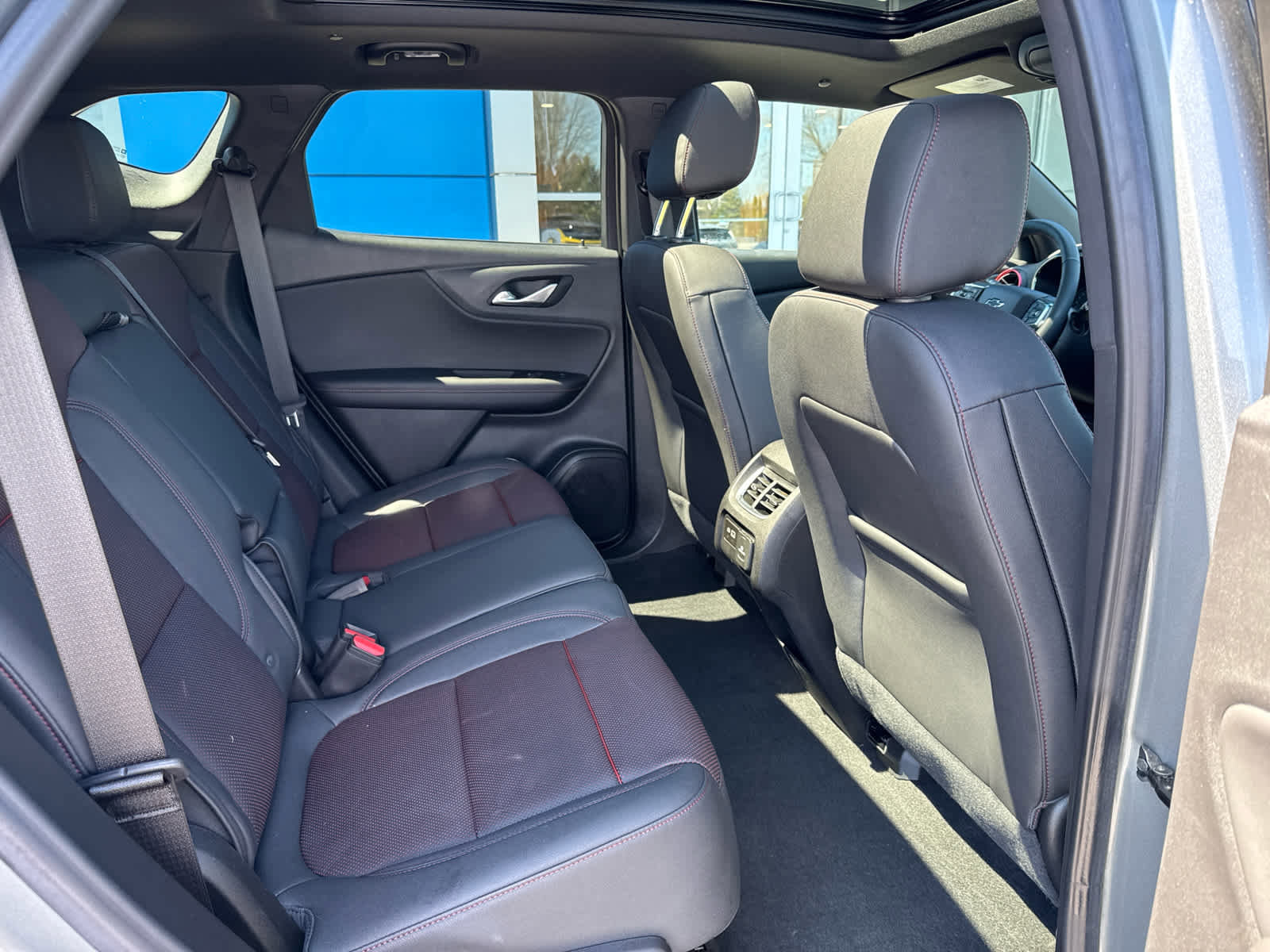 Used 2025 Chevrolet Blazer RS w/ Driver Confidence II Package AWD/4WD image 5