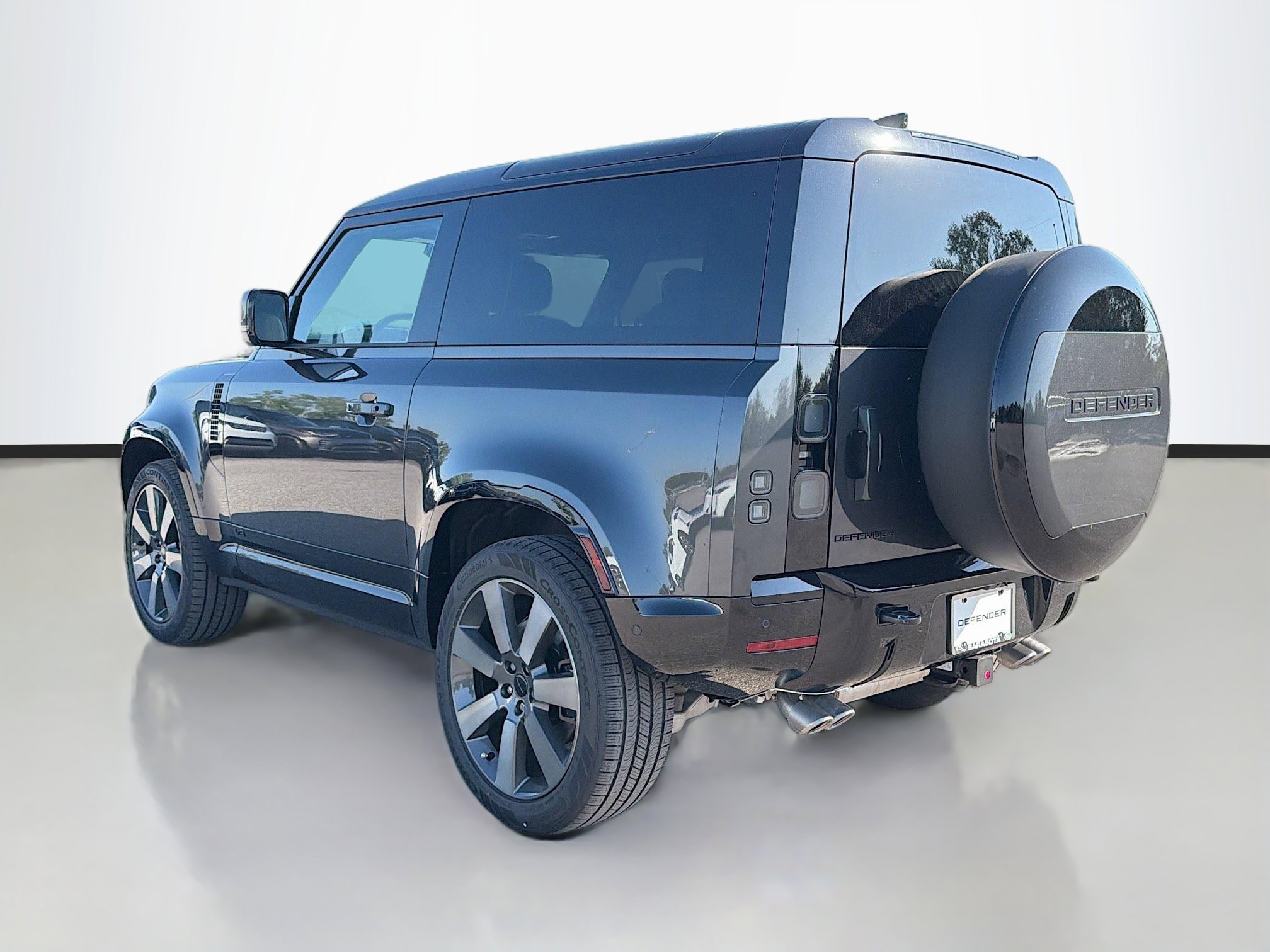 New 2026 Land Rover Defender 90 V8 image 3