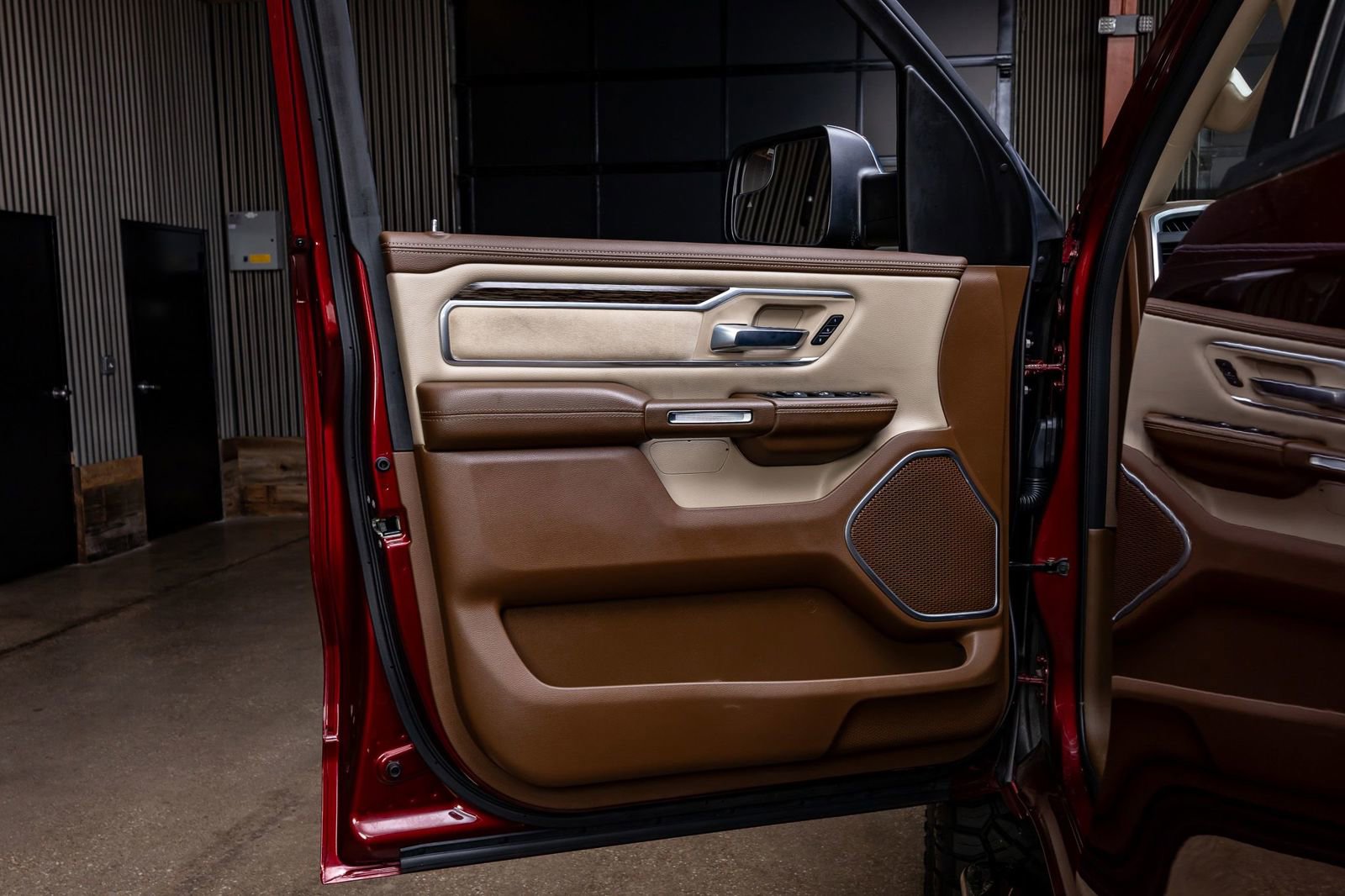 Used 2020 RAM 1500 Laramie AWD/4WD image 34