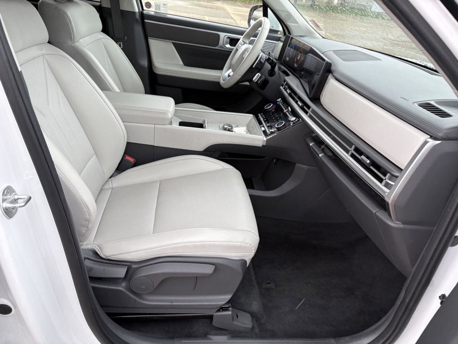 Used 2025 Hyundai Santa Fe SEL AWD/4WD image 19