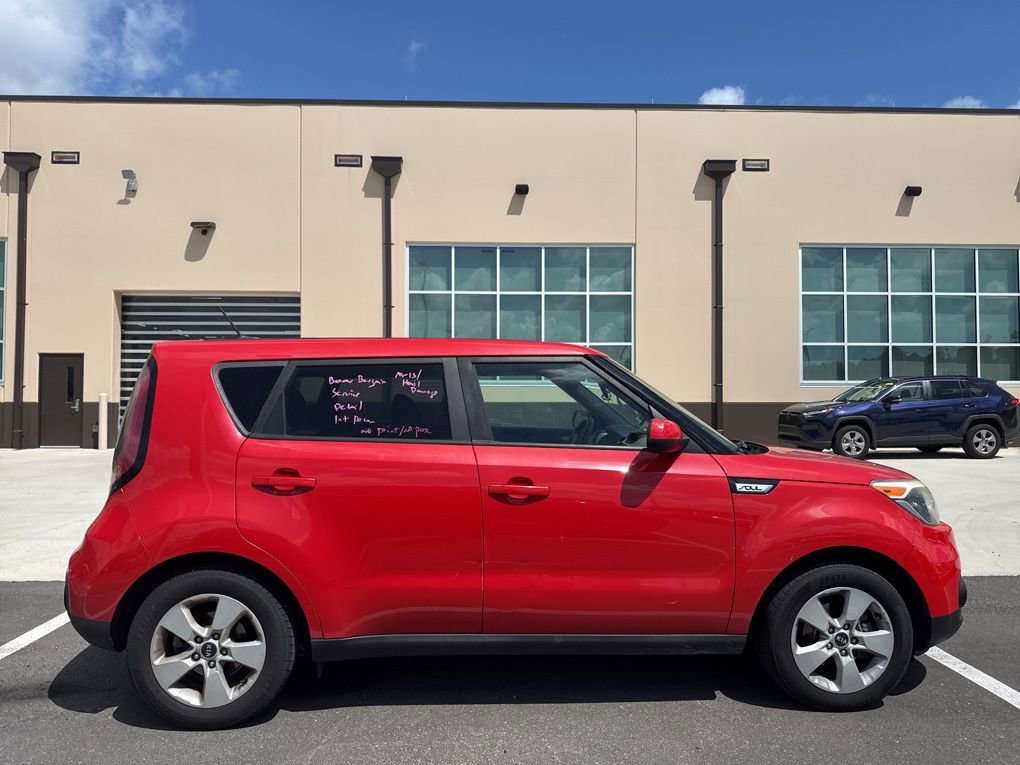 Used 2019 Kia Soul FWD image 2