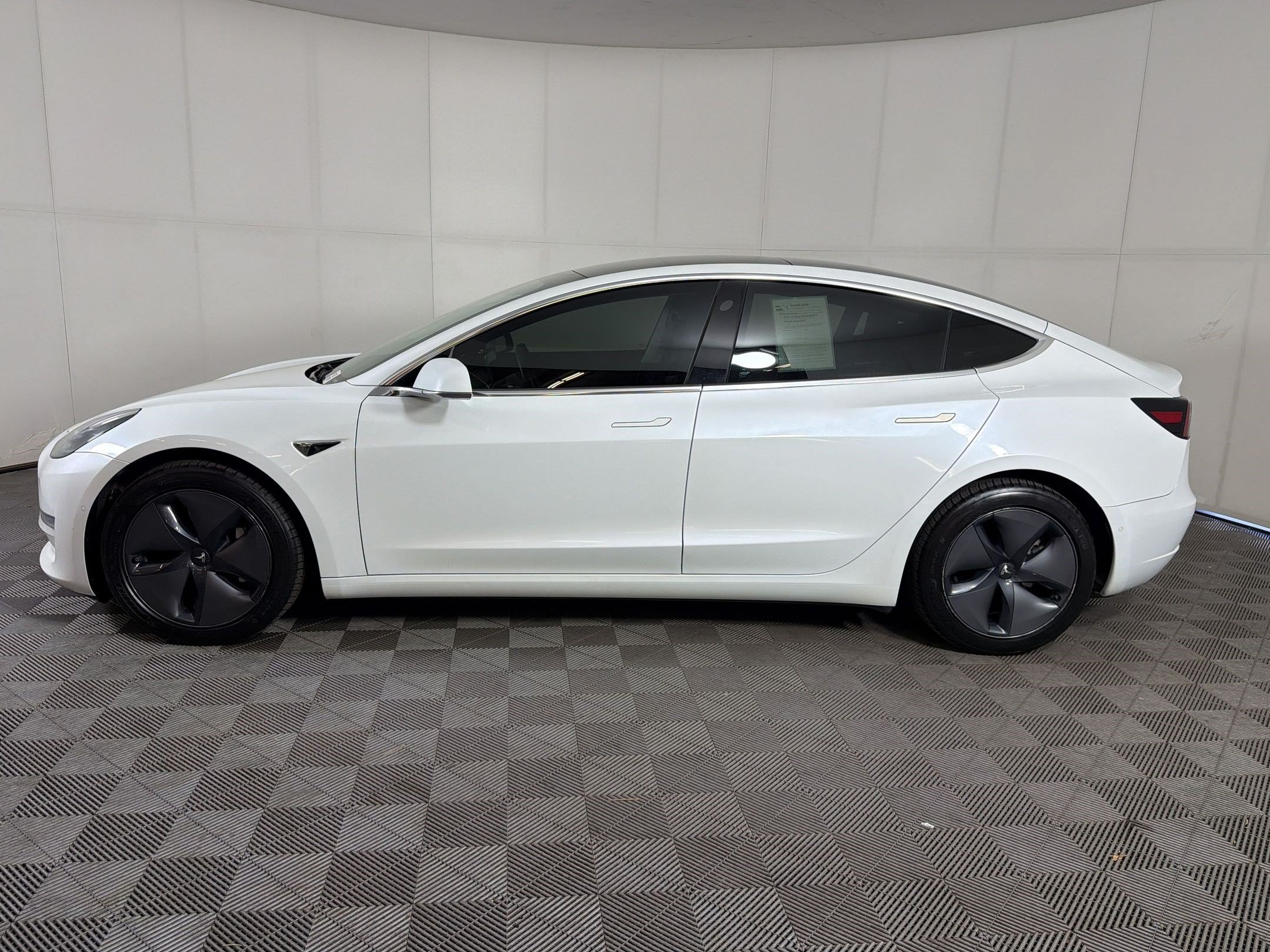 Used 2019 Tesla Model 3 Long Range AWD/4WD image 2