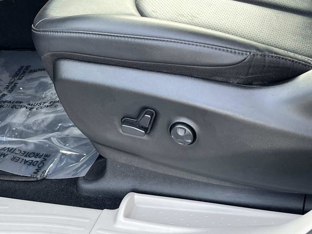 Used 2024 Chrysler Pacifica Limited FWD image 32