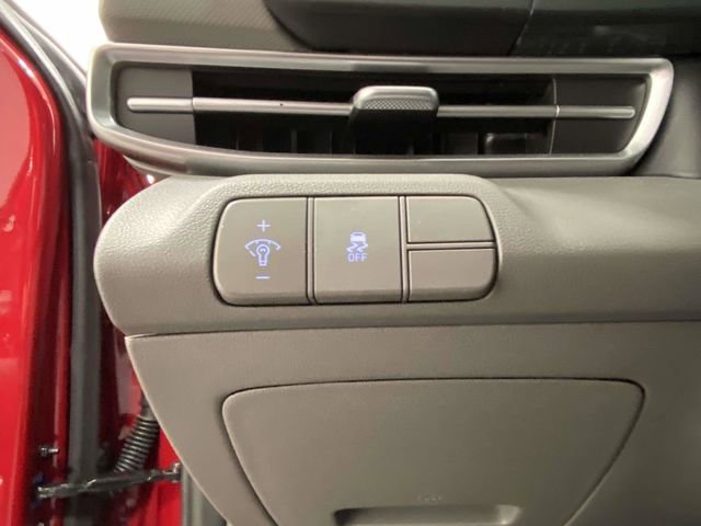 Certified 2025 Hyundai Elantra Sport image 20