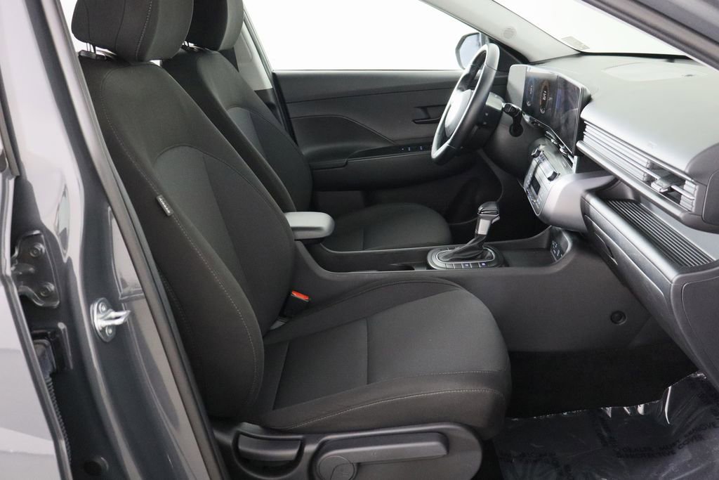 Used 2025 Hyundai Kona SEL image 22