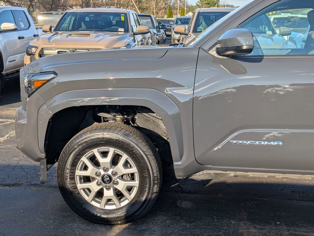 Certified 2024 Toyota Tacoma SR5 AWD/4WD image 2