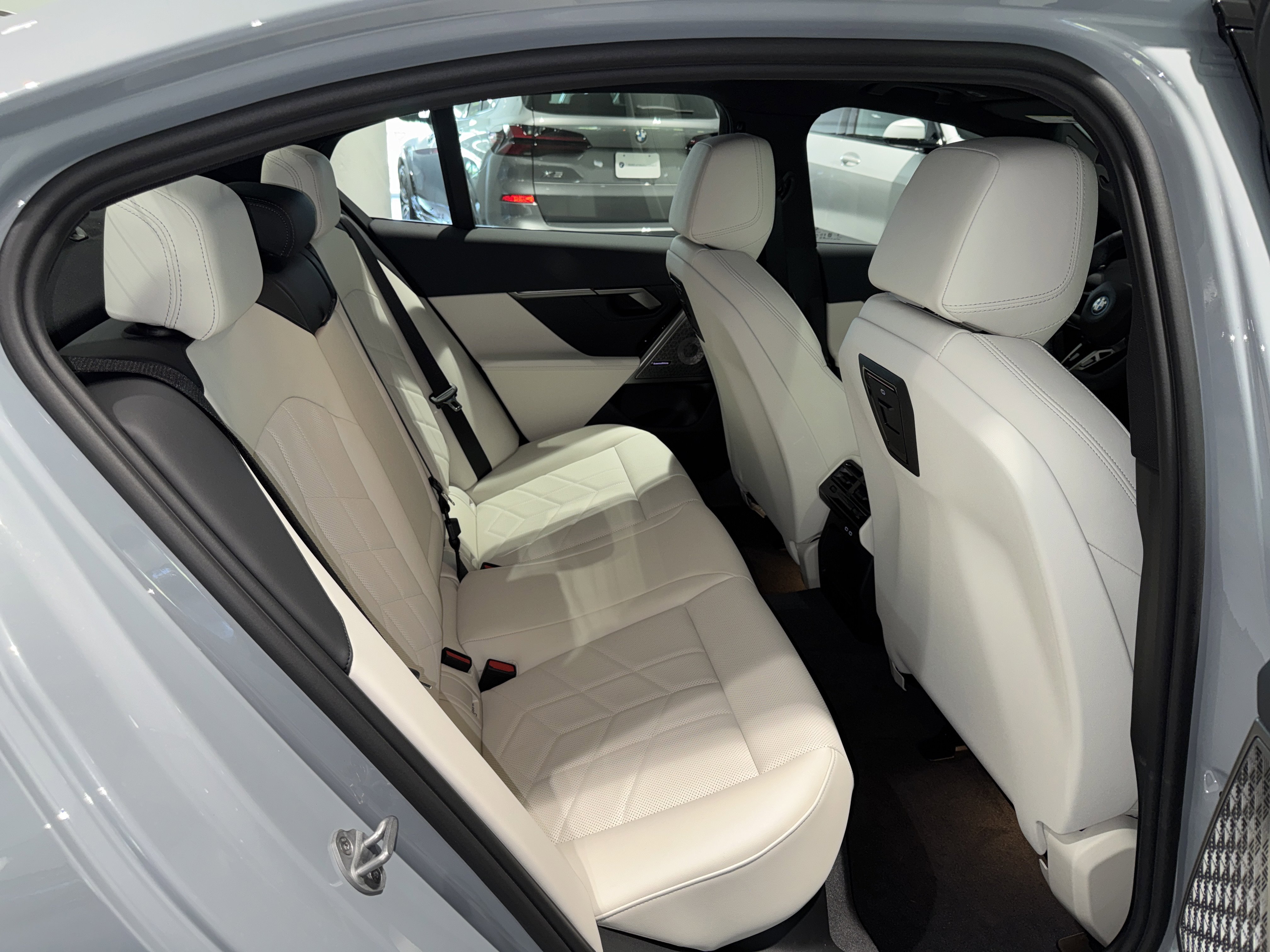 New 2026 BMW i5 eDrive40 w/ M Sport Package image 11