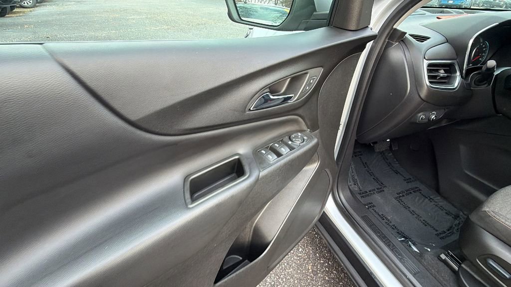 Used 2022 Chevrolet Equinox LT image 12