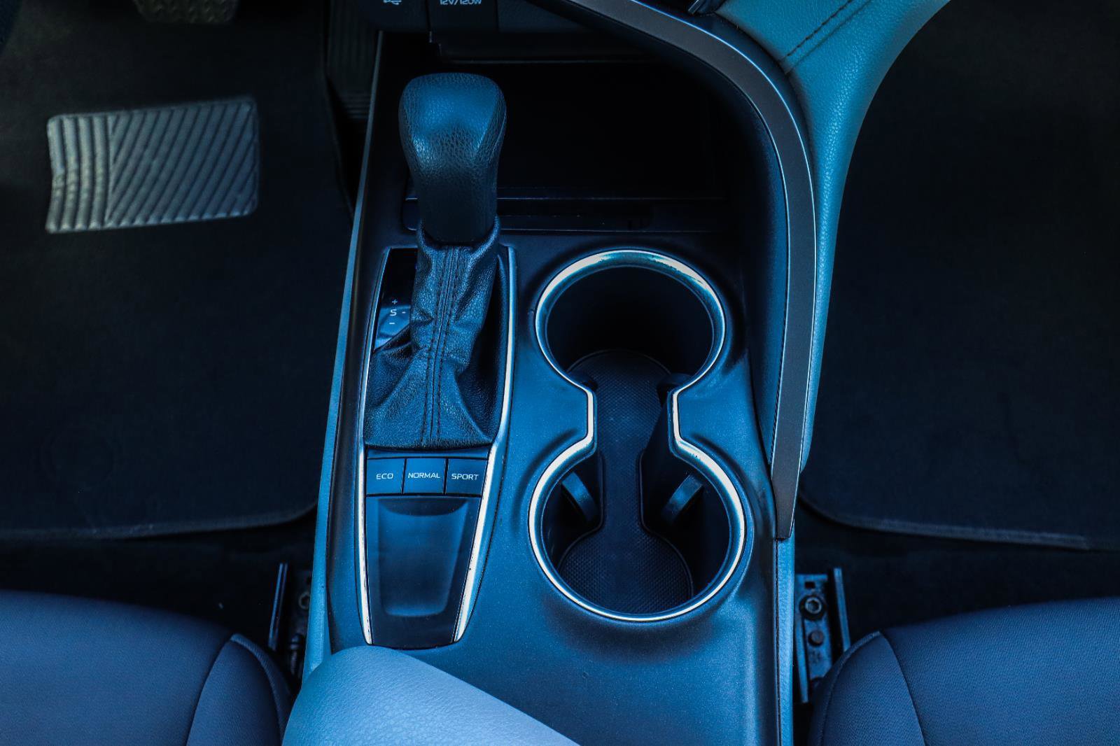 Used 2022 Toyota Camry LE FWD image 28