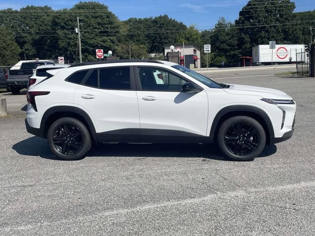 New 2026 Chevrolet Trax ACTIV FWD image 2