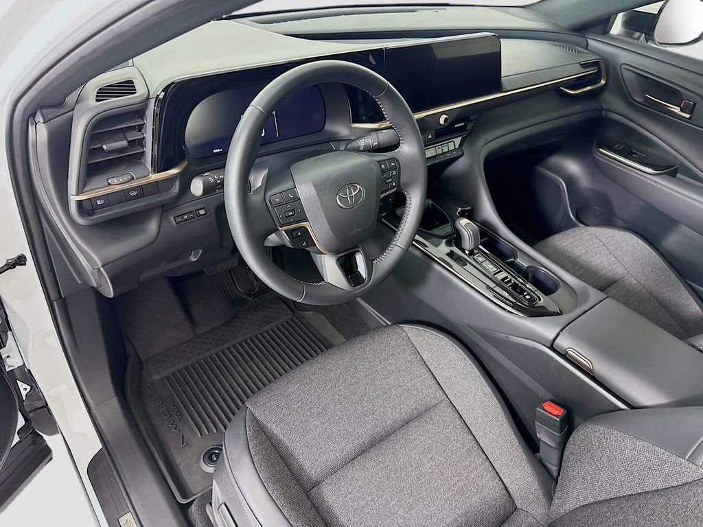 Used 2024 Toyota Crown XLE image 9
