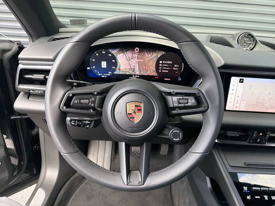 Certified 2025 Porsche Macan 4 Electric AWD/4WD image 12