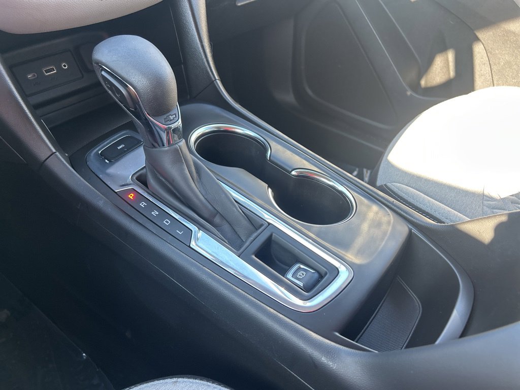 Used 2022 Chevrolet Equinox LS image 32