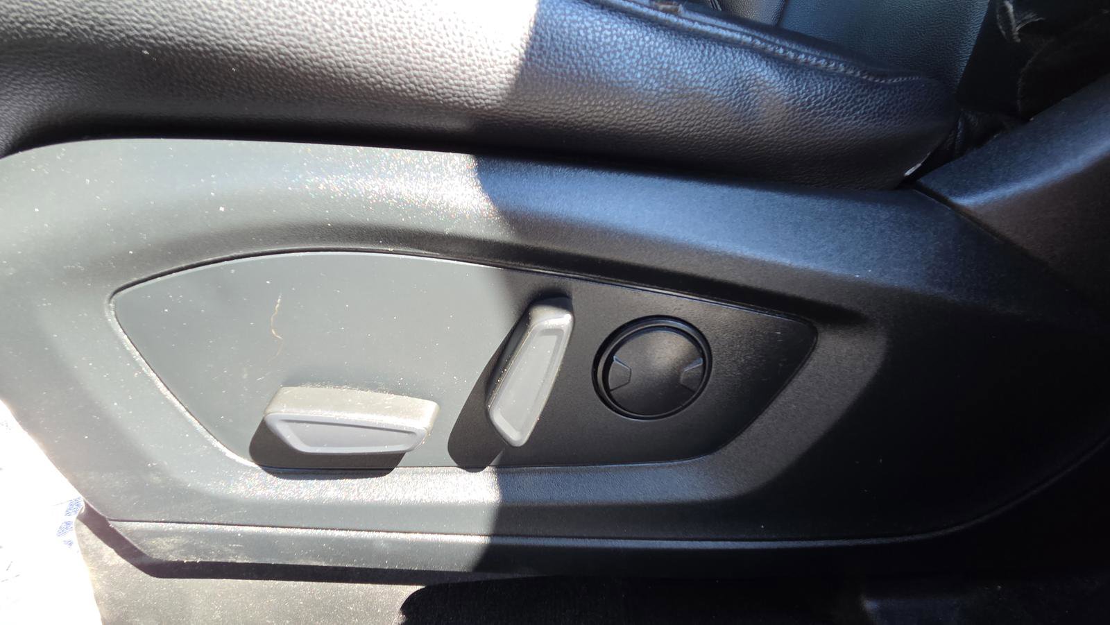 Used 2020 Ford Explorer XLT w/ Equipment Group 202A image 27