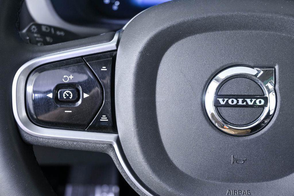 Certified 2023 Volvo XC60 B5 Ultimate w/ Climate Package FWD image 12