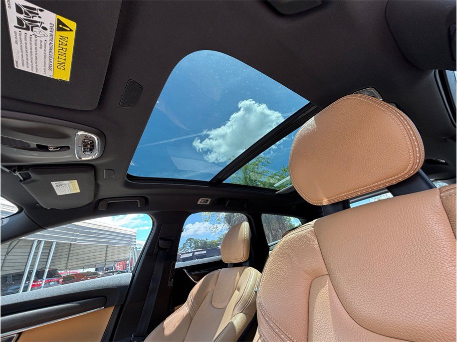 Used 2018 Volvo V90 T6 Cross Country w/ Convenience Package AWD/4WD image 38