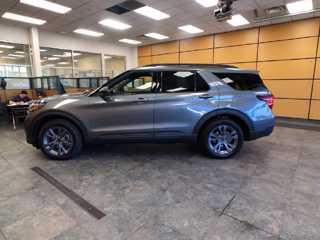 New 2027 Ford Explorer Active AWD/4WD image 4