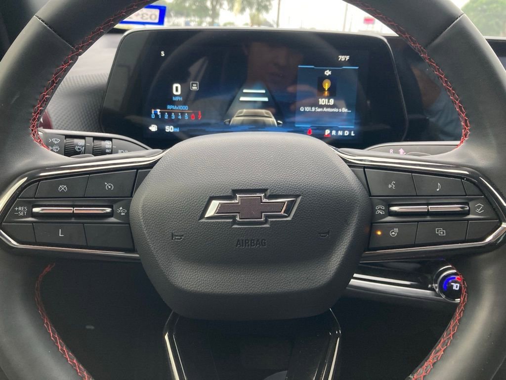 Used 2025 Chevrolet Equinox RS image 17