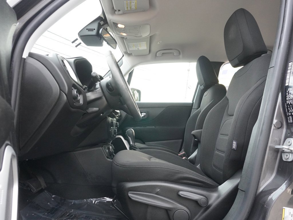 Used 2018 Jeep Renegade Latitude image 23