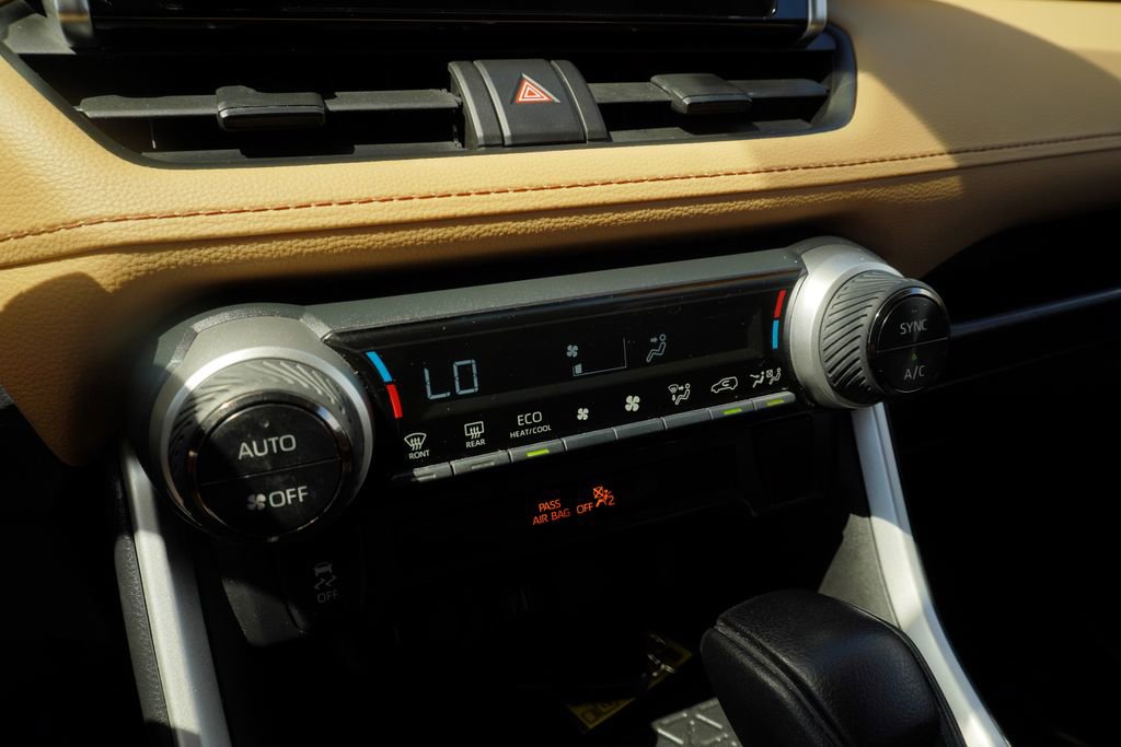 Used 2023 Toyota RAV4 XLE image 17