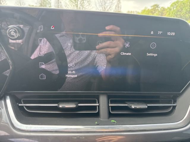 Used 2024 Chevrolet Trax ACTIV w/ Sunroof Package image 11