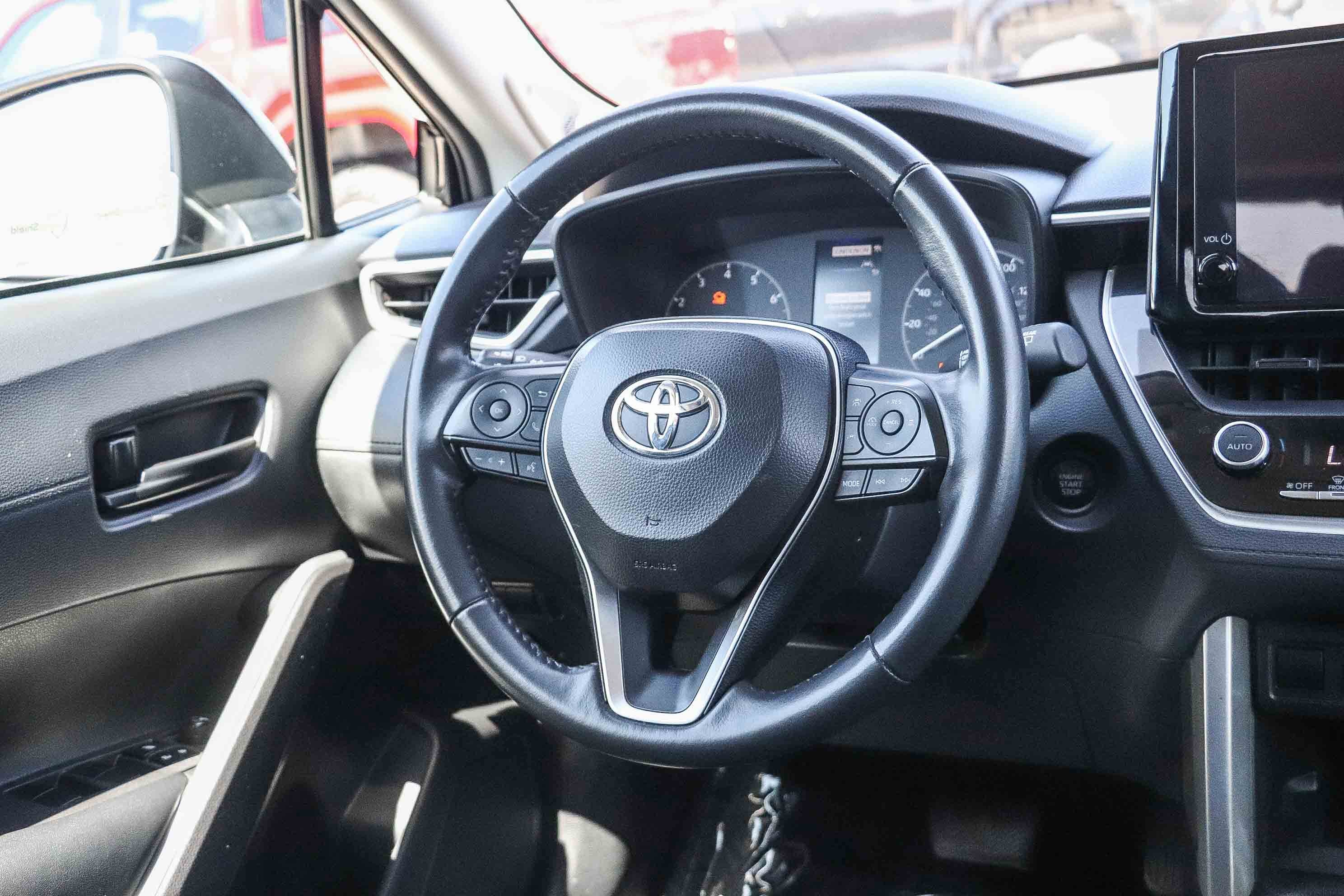 Certified 2024 Toyota Corolla Cross LE w/ Moonroof Package AWD/4WD image 15