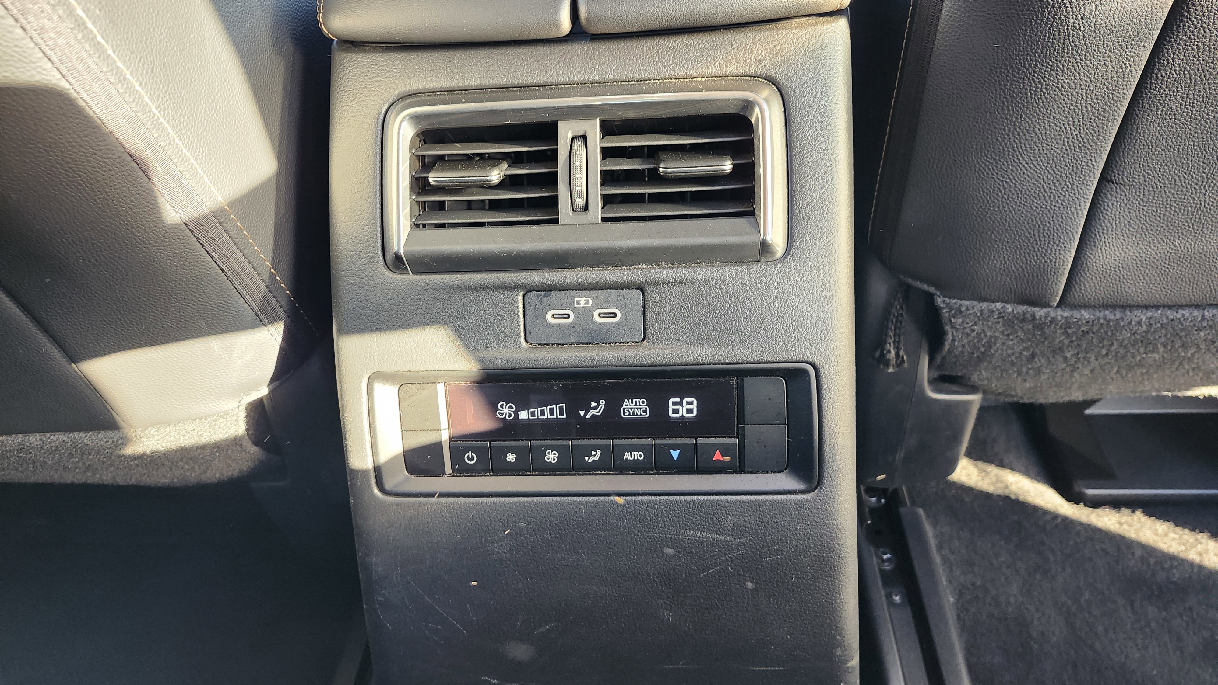 Used 2024 MAZDA CX-90 Plug-In Hybrid w/ Preferred image 15