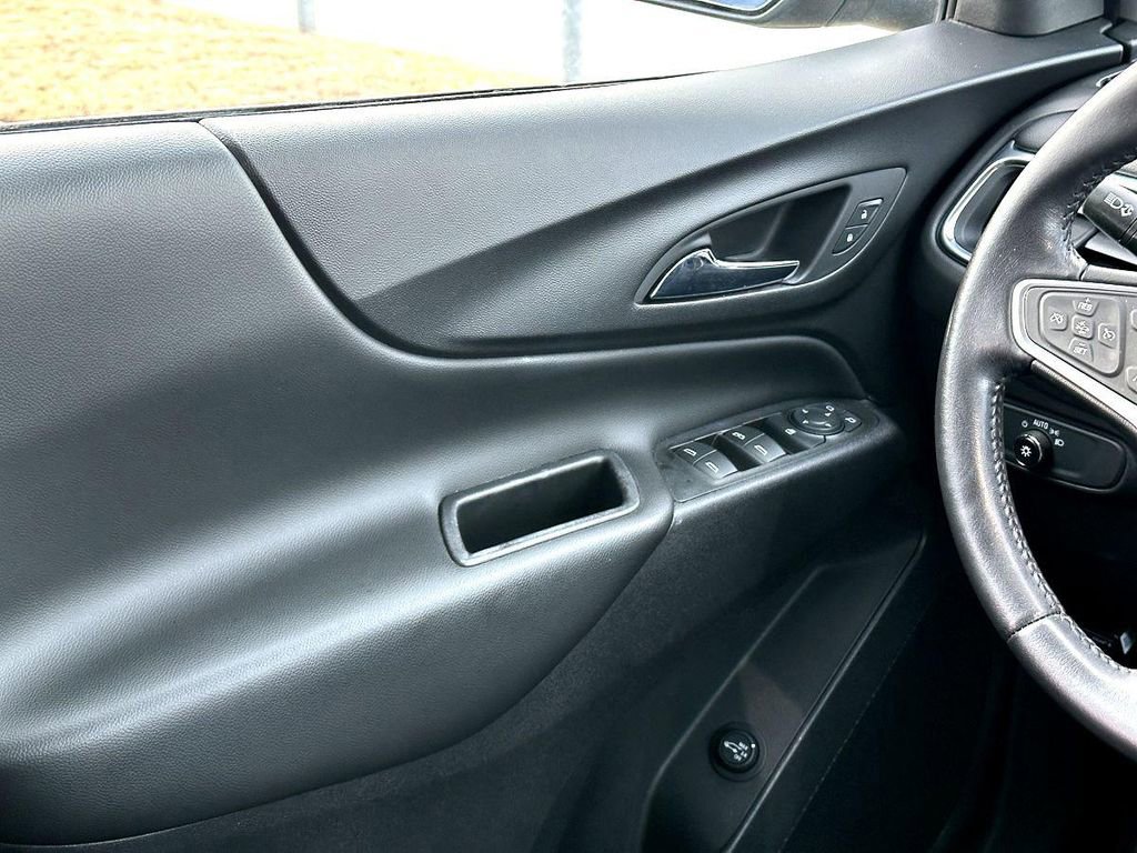 Used 2022 Chevrolet Equinox LT image 27