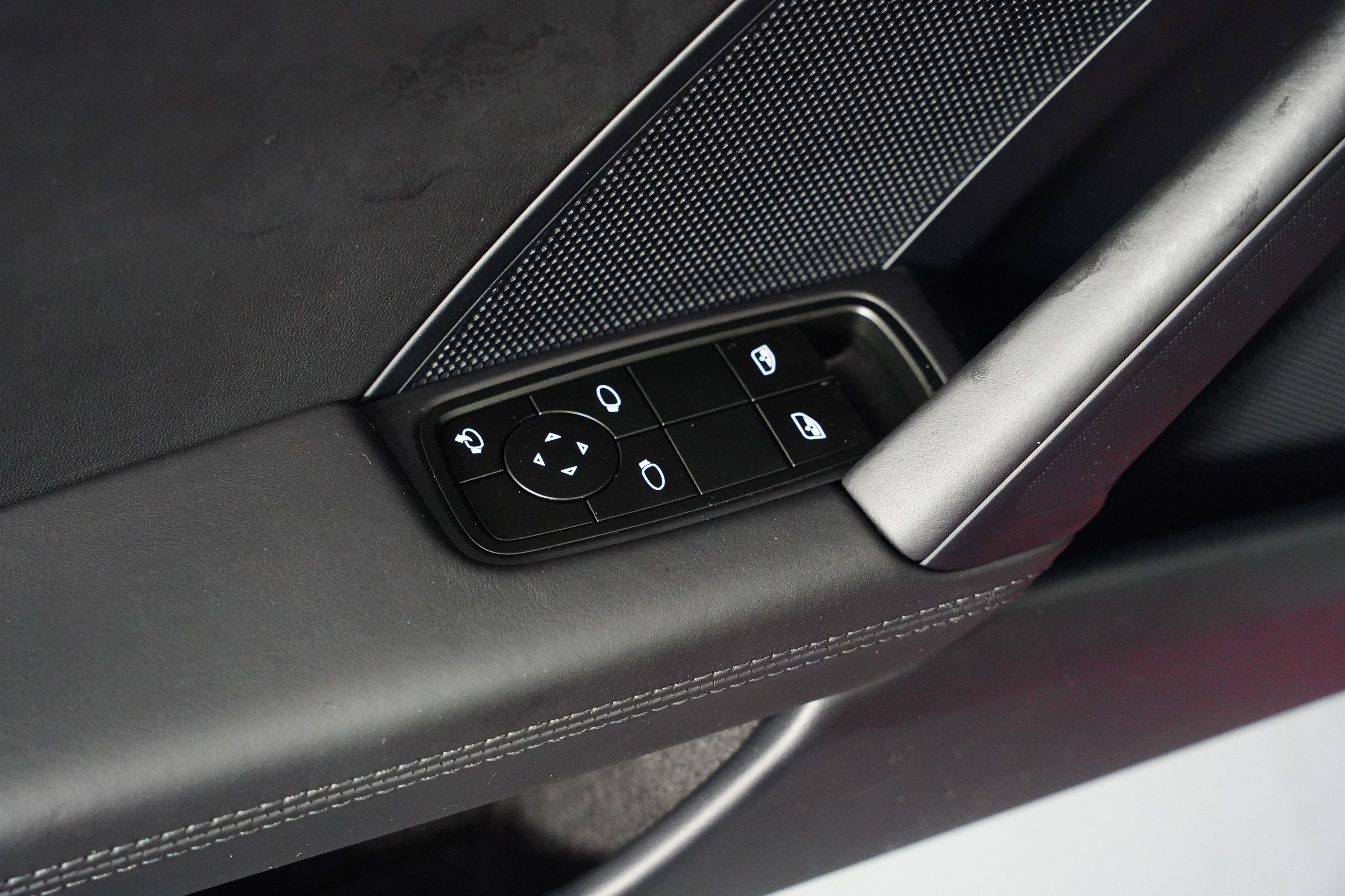 Used 2024 Porsche 911 Carrera S w/ Sport Package image 45