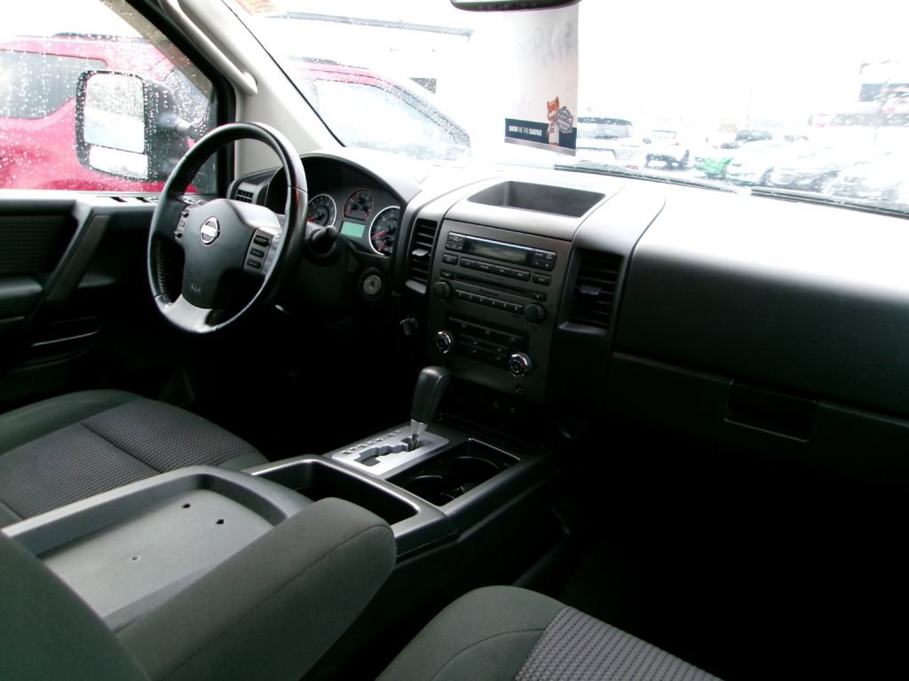 Used 2011 Nissan Titan SV w/ SV Premium Utility Pkg image 12