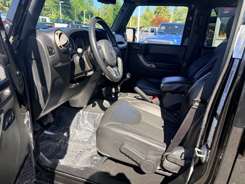 Used 2016 Jeep Wrangler Unlimited Sahara AWD/4WD image 16