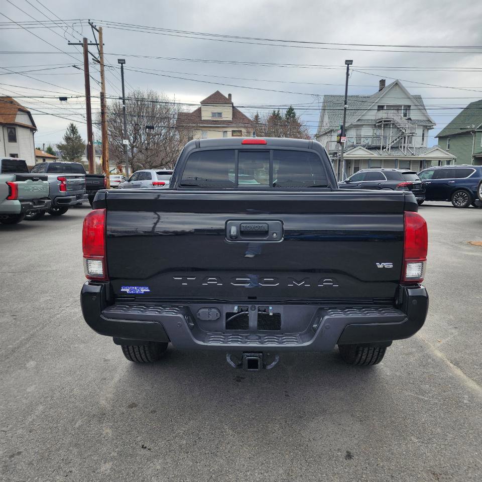 Used 2016 Toyota Tacoma TRD Off-Road w/ Premium & Technology Package image 21