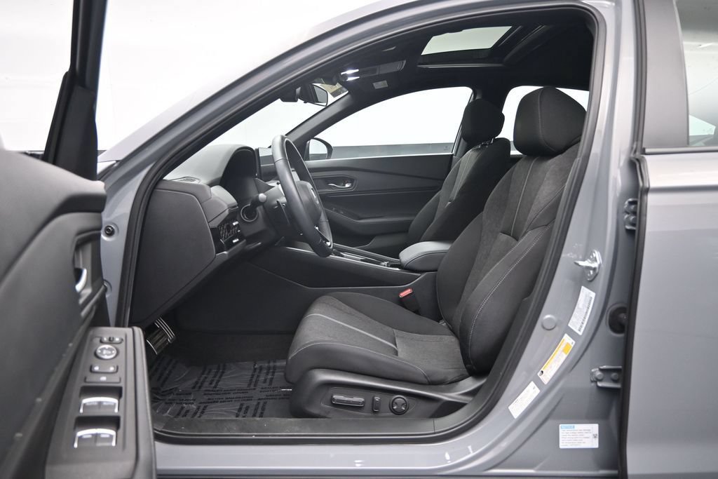 Used 2024 Honda Accord Sport image 18