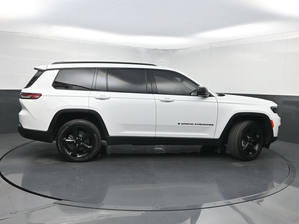 Used 2023 Jeep Grand Cherokee L Laredo AWD/4WD image 46