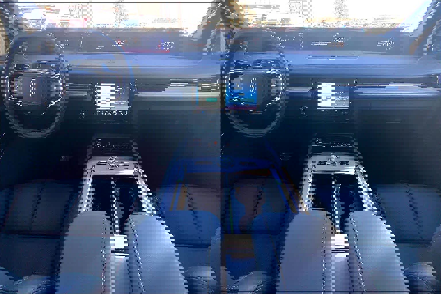 New 2026 Lincoln Navigator L Reserve w/ Jet Appearance Package image 5