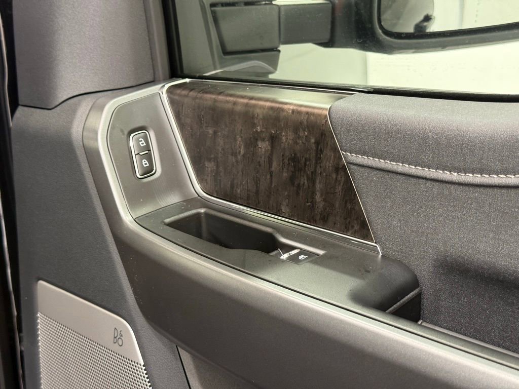 New 2026 Ford F250 Lariat w/ Black Appearance Package image 21