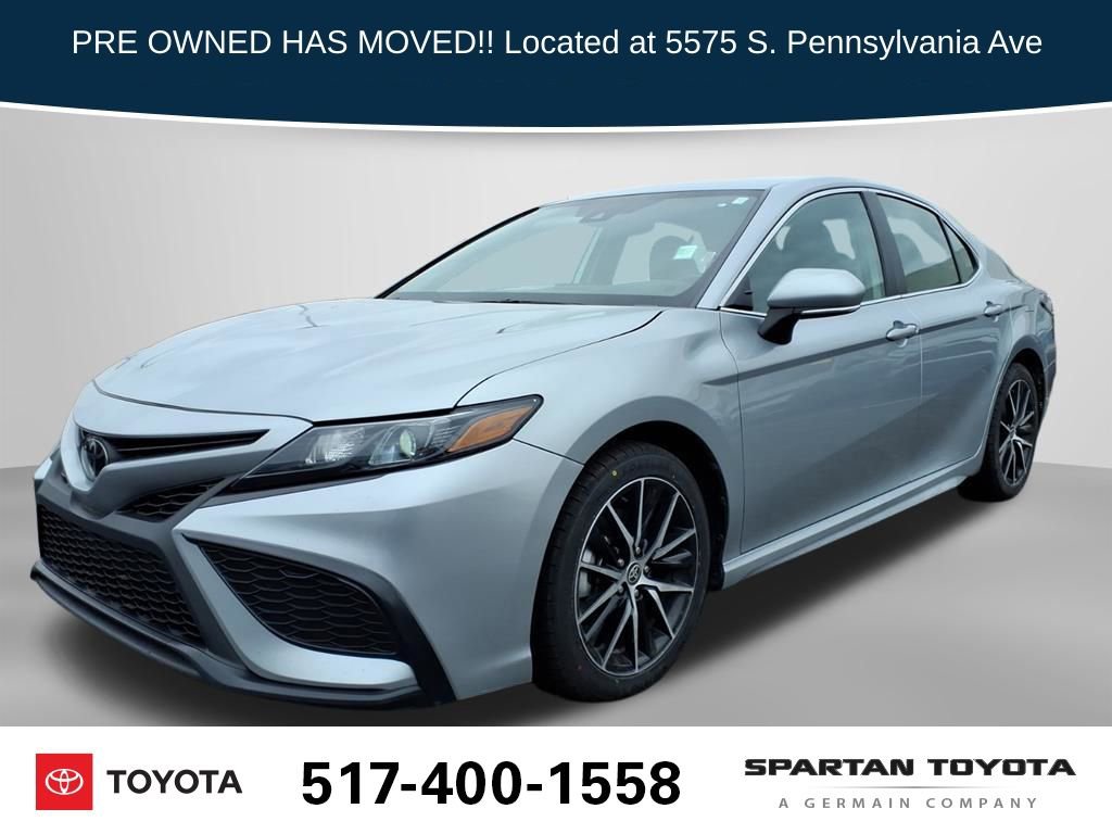 Used 2024 Toyota Camry SE image 1