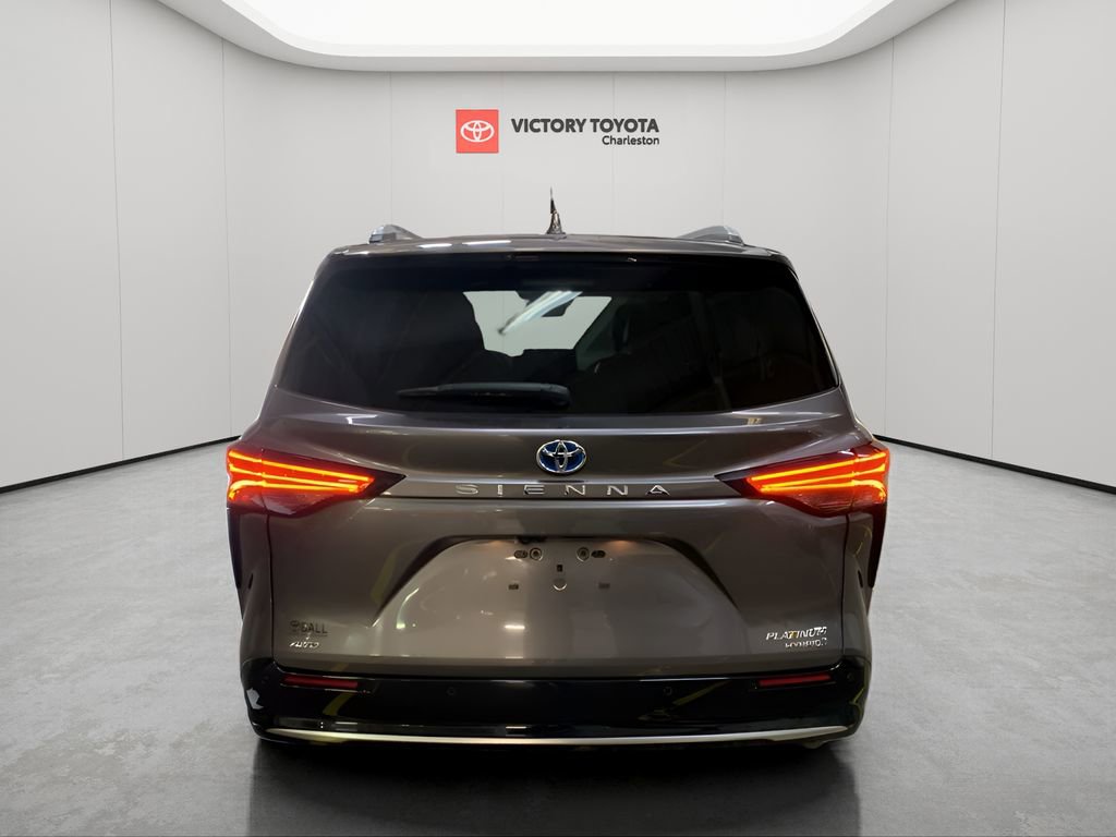 Used 2024 Toyota Sienna Platinum image 5