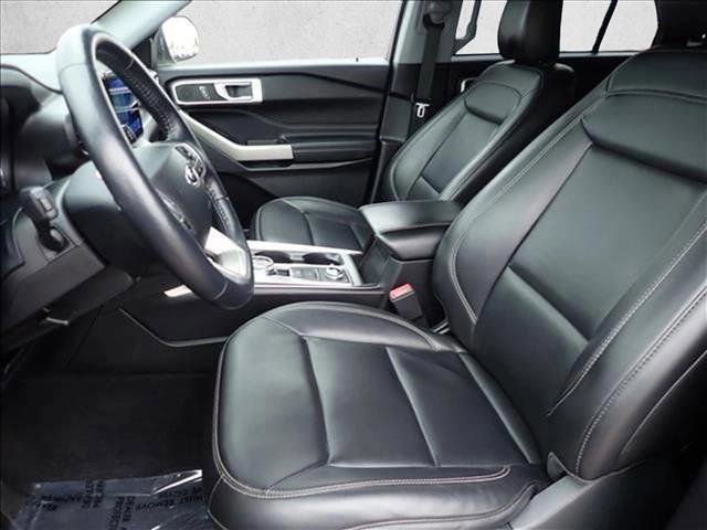 Used 2022 Ford Explorer XLT w/ Equipment Group 202A AWD/4WD image 12