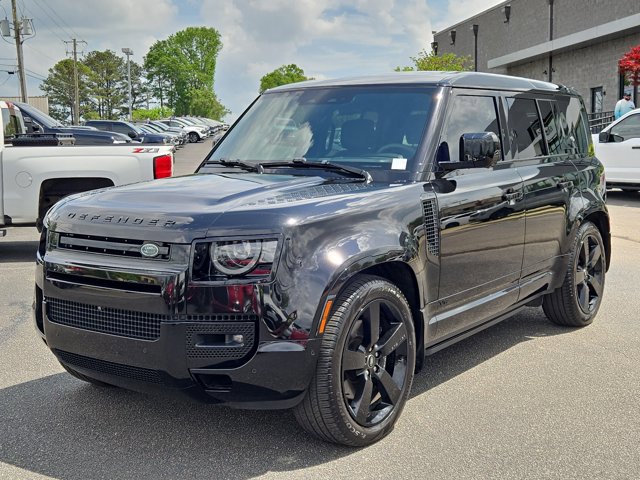 Used 2023 Land Rover Defender 110 AWD/4WD image 2