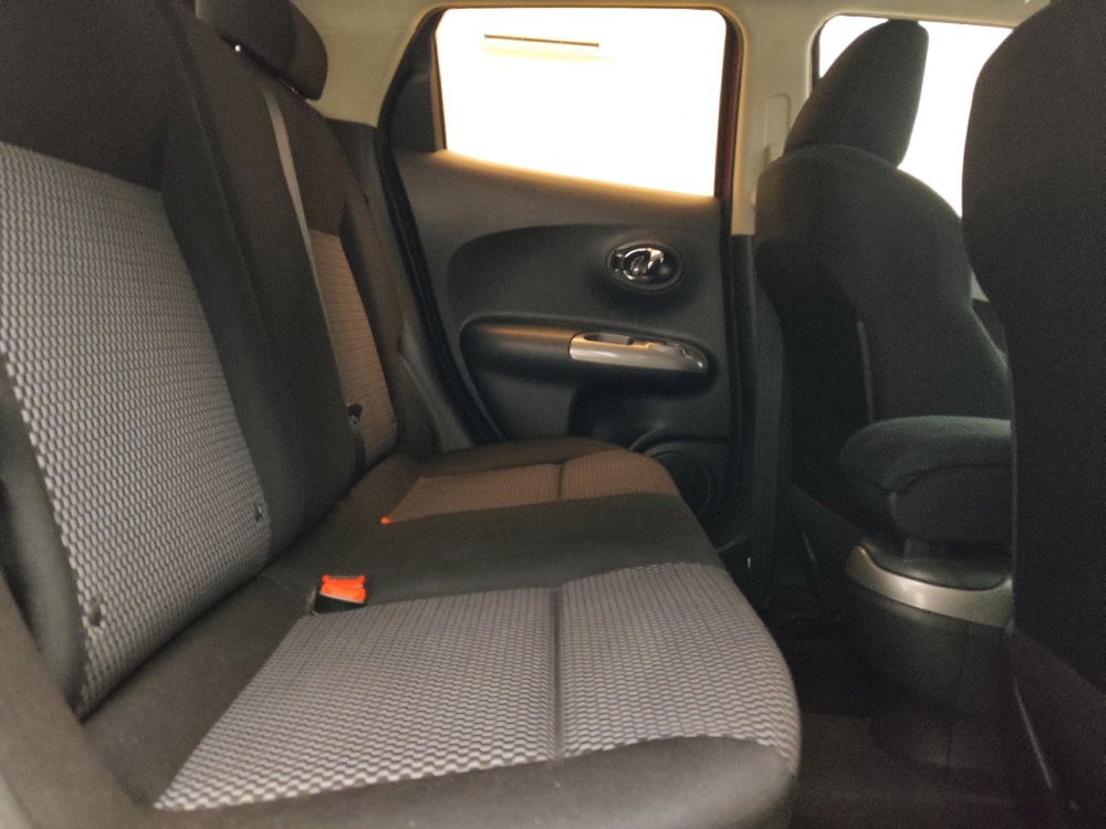 Used 2016 Nissan Juke S FWD image 19