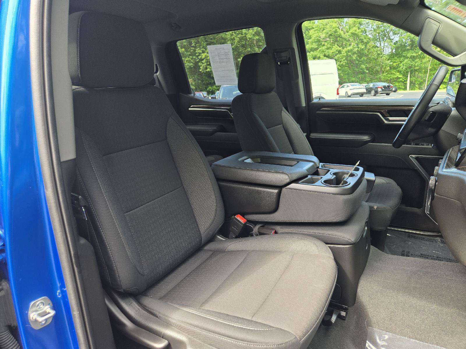 Used 2025 Chevrolet Silverado 1500 LT AWD/4WD image 23
