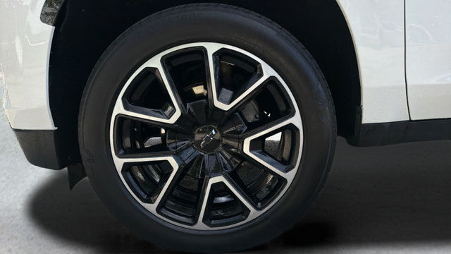 Used 2021 Chevrolet Suburban RST AWD/4WD image 39